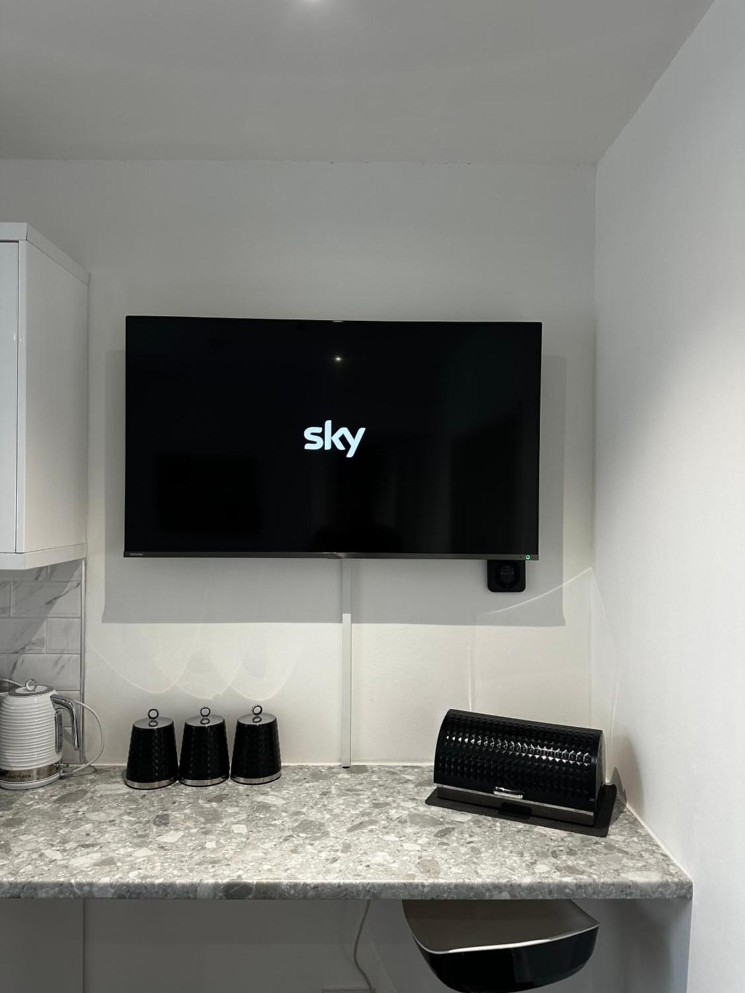 מרת'יר טידפיל Town Centre Studio Flat מראה חיצוני תמונה