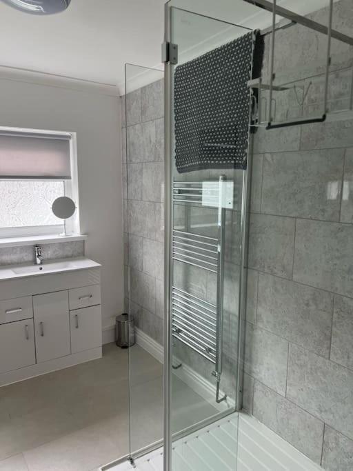 מרת'יר טידפיל Town Centre Studio Flat מראה חיצוני תמונה